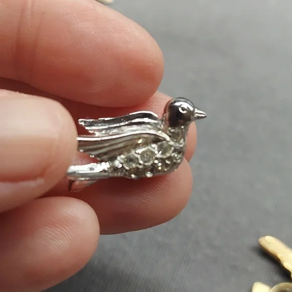 Lapel Hat pin  Bird / Dove Silver Tone  Pin Back  Clear Stones - Picture 3 of 4
